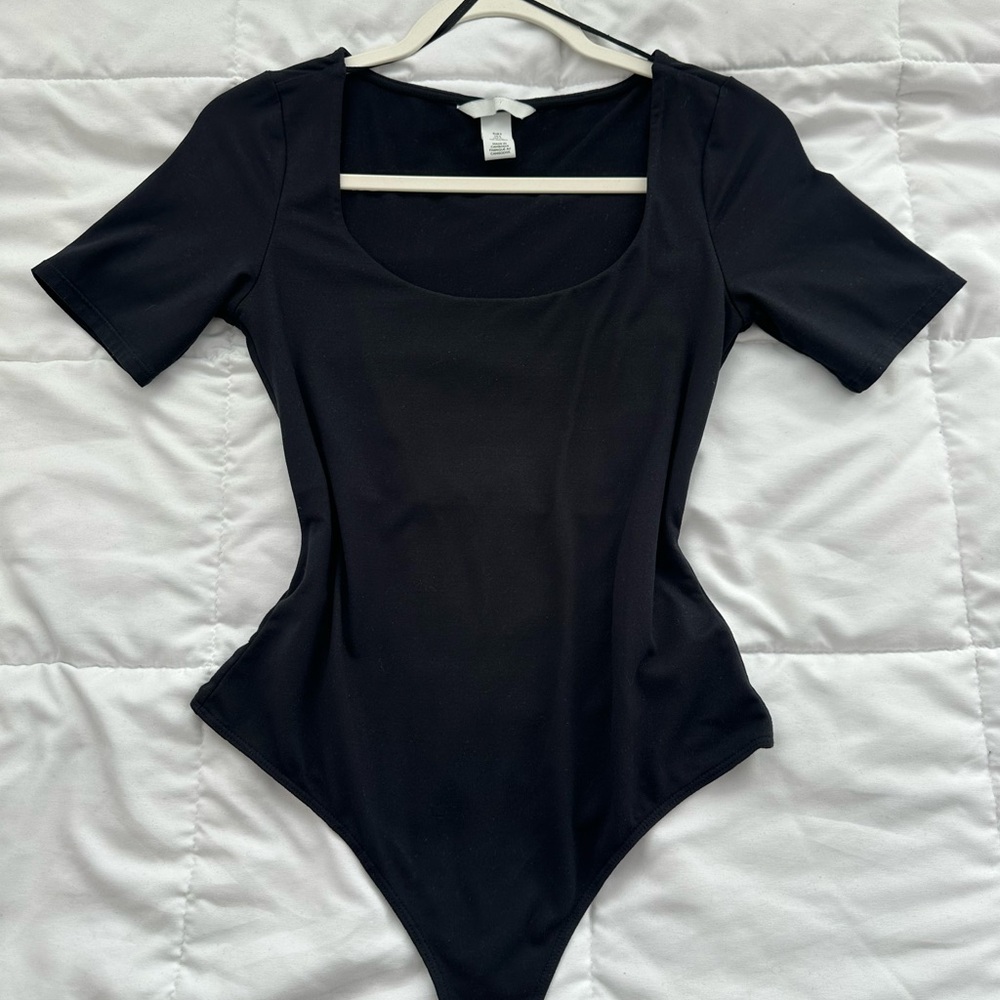 H&M Short Sleeve Scoop Neck Bodysuit